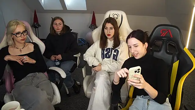 Snapshot of _Lili_054 chatting on October 14, 2025, 10:38 am  Lili 054 online show from October 14, 2025, 10:38 am