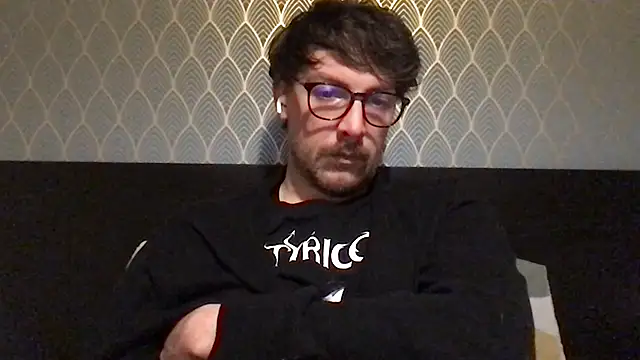 Snapshot of TomieSoichi chatting on September 27, 2025, 8:15 pm TomieSoichi online show from September 27, 2025, 8:15 pm