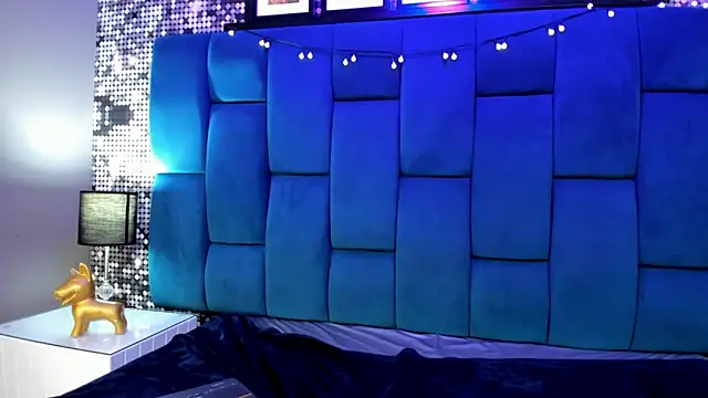 lux bitchx online show from October 31, 2025, 3:47 am