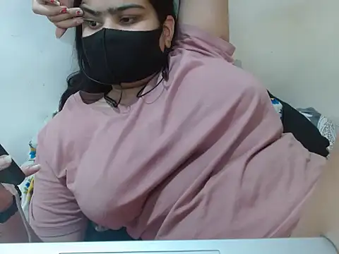 Nataliya Singh online show from April 15, 2026, 2:39 am