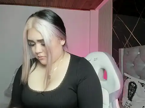 Snapshot of im_bunny__ chatting on November 10, 2025, 11:37 am im bunny online show from November 10, 2025, 11:37 am