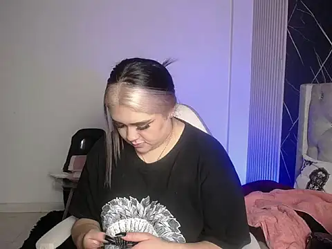 Snapshot of im_bunny__ chatting on November 11, 2025, 11:49 am im bunny online show from November 11, 2025, 11:49 am