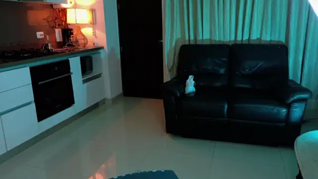 Snapshot of LeoCavalli_ chatting on October 31, 2025, 8:11 am LeoCavalli online show from October 31, 2025, 8:11 am