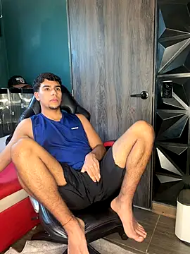 CHR58  online show from November 18, 2025, 6:44 pm