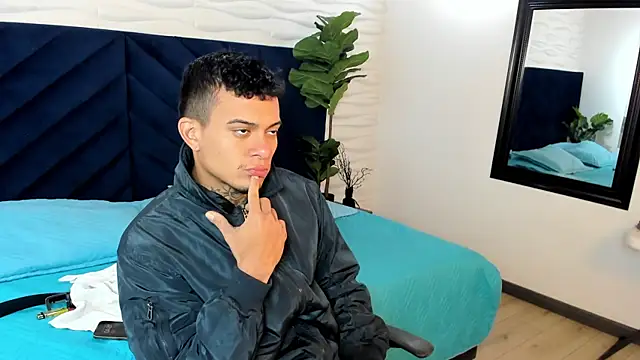 MrJustin  online show from October 23, 2025, 8:40 pm