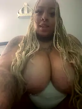 Snapshot of DiamondBlaz3 chatting on November 23, 2025, 6:12 am DiamondBlaz3 online show from November 23, 2025, 6:12 am