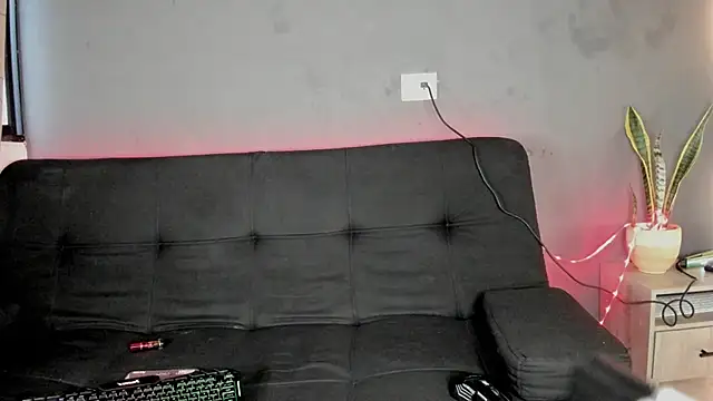 Luna sophya online show from November 28, 2025, 12:05 pm