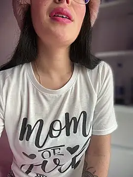 Mia salinass online show from March 24, 2026, 7:14 pm