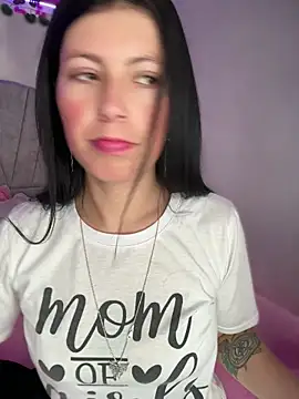 Mia salinass online show from April 9, 2026, 5:52 pm