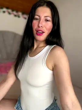 Snapshot of Mia_salinass chatting on September 18, 2025, 6:22 pm Mia salinass online show from September 18, 2025, 6:22 pm