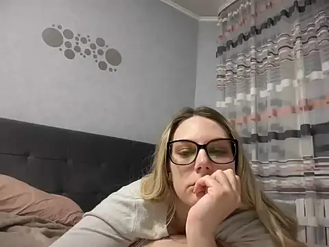 NikexPretty online show from March 12, 2026, 6:01 pm