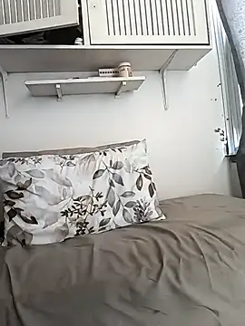 HappygalTheQueen online show from February 4, 2026, 9:59 am