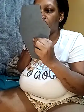 Snapshot of HappygalTheQueen chatting on November 22, 2025, 7:46 pm HappygalTheQueen online show from November 22, 2025, 7:46 pm