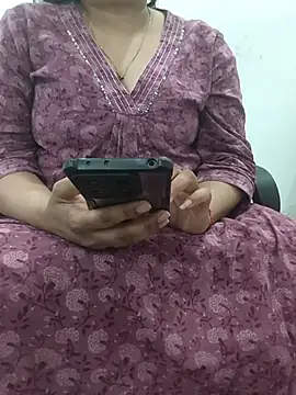 payal 261072  online show from February 18, 2026, 4:10 am