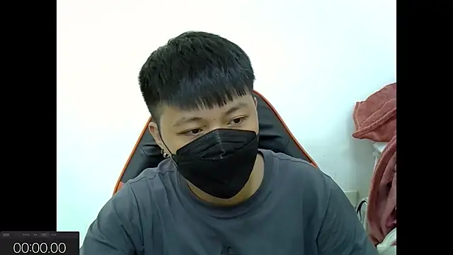 zhu000000 online show from September 9, 2025, 7:29 am