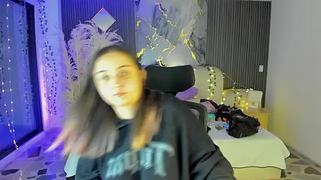 SarahCastro1  online show from February 7, 2026, 4:09 am