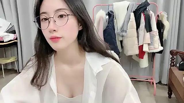 Snapshot of Freya7777 chatting on December 16, 2025, 2:21 pm Freya7777 online show from December 16, 2025, 2:21 pm