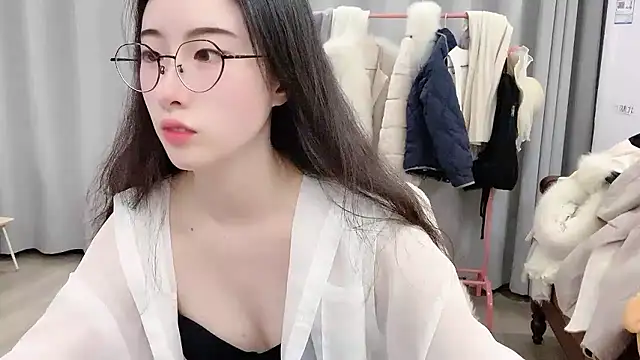 Freya7777 online show from January 18, 2026, 2:09 pm