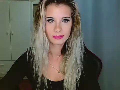 KristineGlow online show from December 15, 2025, 7:20 pm