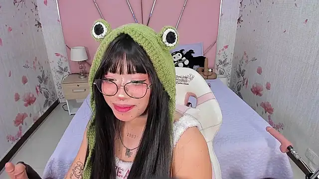 Snapshot of SafiroAgataaa chatting on November 27, 2025, 2:01 am SafiroAgataaa online show from November 27, 2025, 2:01 am