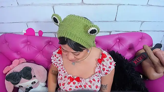 Snapshot of SafiroAgataaa chatting on November 9, 2025, 2:48 am SafiroAgataaa online show from November 9, 2025, 2:48 am