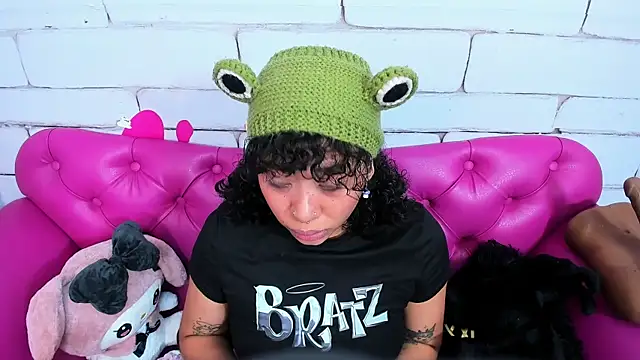 Snapshot of SafiroAgataaa chatting on October 6, 2025, 7:58 pm SafiroAgataaa online show from October 6, 2025, 7:58 pm