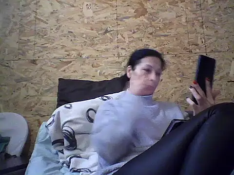 Snapshot of Milana38 chatting on November 7, 2025, 9:25 am Milana38 online show from November 7, 2025, 9:25 am