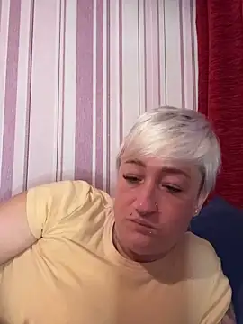 Rozendefotz online show from May 16, 2026, 1:26 am