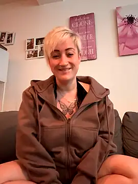 Snapshot of Rozendefotz chatting on September 30, 2025, 4:46 pm Rozendefotz online show from September 30, 2025, 4:46 pm