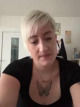 Snapshot of Rozendefotz chatting on September 16, 2025, 6:03 am Rozendefotz online show from September 16, 2025, 6:03 am