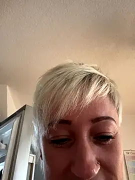 Snapshot of Rozendefotz chatting on October 27, 2025, 6:58 am Rozendefotz online show from October 27, 2025, 6:58 am