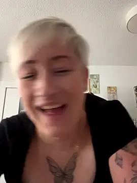 Snapshot of Rozendefotz chatting on October 8, 2025, 8:16 am Rozendefotz online show from October 8, 2025, 8:16 am