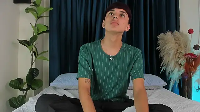 Snapshot of Jack_Noir chatting on September 24, 2025, 1:39 pm Jack Noir online show from September 24, 2025, 1:39 pm