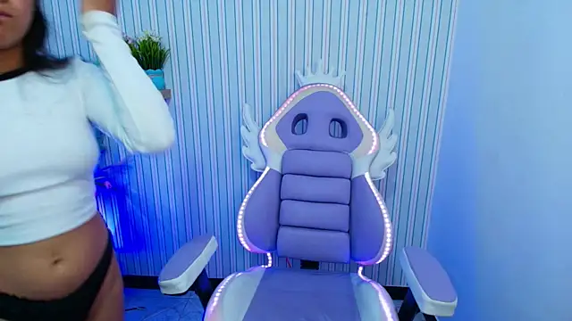 kataleya  18 online show from November 26, 2025, 7:47 pm