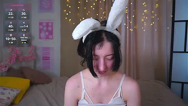 JuanaFriesz online show from March 11, 2026, 9:14 am