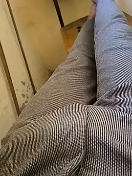 bigdick lickingexpert08 online show from February 27, 2026, 7:52 am