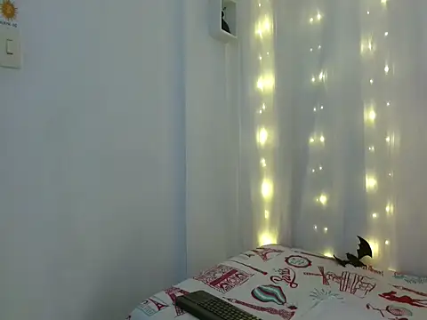 Snapshot of NoraParkeer chatting on October 28, 2025, 7:13 pm NoraParkeer online show from October 28, 2025, 7:13 pm