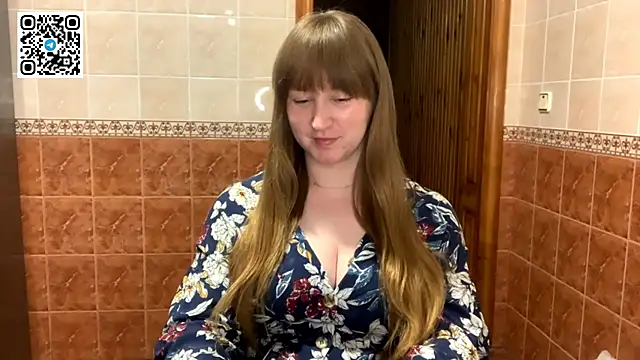 Snapshot of MaroonMoon_ chatting on September 14, 2025, 7:25 pm MaroonMoon online show from September 14, 2025, 7:25 pm