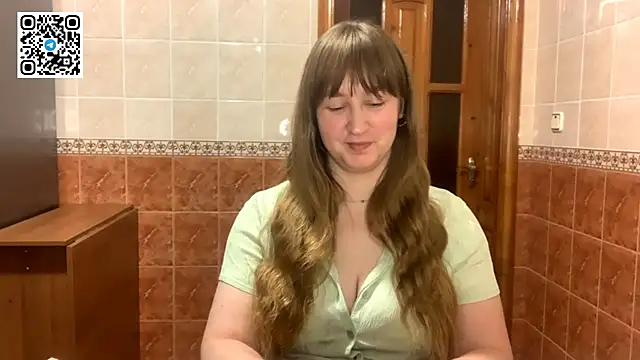 Snapshot of MaroonMoon_ chatting on October 8, 2025, 7:25 pm MaroonMoon online show from October 8, 2025, 7:25 pm