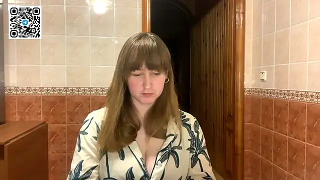 Snapshot of MaroonMoon_ chatting on November 2, 2025, 8:58 pm MaroonMoon online show from November 2, 2025, 8:58 pm