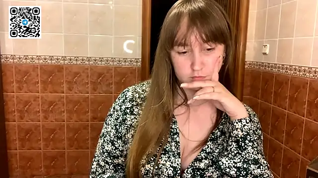 Snapshot of MaroonMoon_ chatting on September 19, 2025, 7:29 pm MaroonMoon online show from September 19, 2025, 7:29 pm