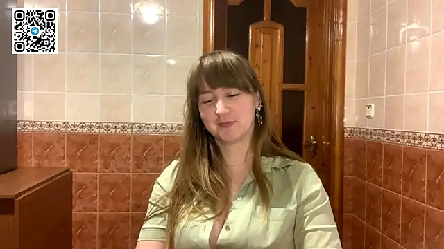 Snapshot of MaroonMoon_ chatting on November 20, 2025, 8:53 pm MaroonMoon online show from November 20, 2025, 8:53 pm