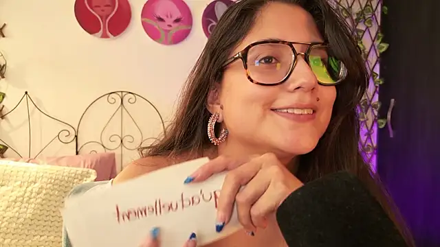 Avelyne online show from March 6, 2026, 4:57 pm