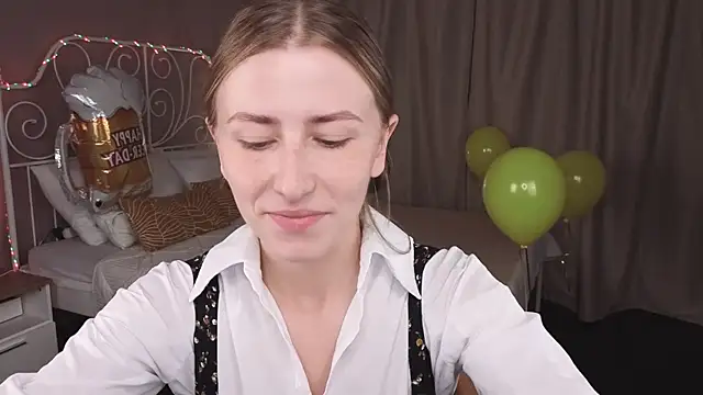 Snapshot of VesperaCeleste chatting on September 25, 2025, 2:06 am VesperaCeleste online show from September 25, 2025, 2:06 am