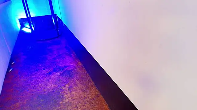 elizawiliamst online show from April 18, 2026, 12:29 pm