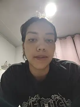 Snapshot of WendySuns_ chatting on July 13, 2026, 12:32 am WendySuns online show from July 13, 2026, 12:32 am