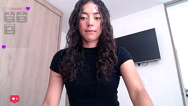 Snapshot of WendySuns_ chatting on November 19, 2025, 5:13 pm WendySuns online show from November 19, 2025, 5:13 pm