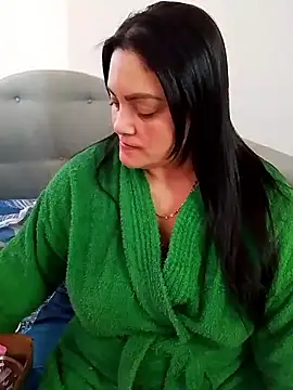 Snapshot of tiffany_Johnson1 chatting on December 18, 2025, 2:10 pm tiffany Johnson1 online show from December 18, 2025, 2:10 pm