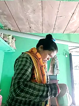 Manavi x online show from April 4, 2026, 2:29 am