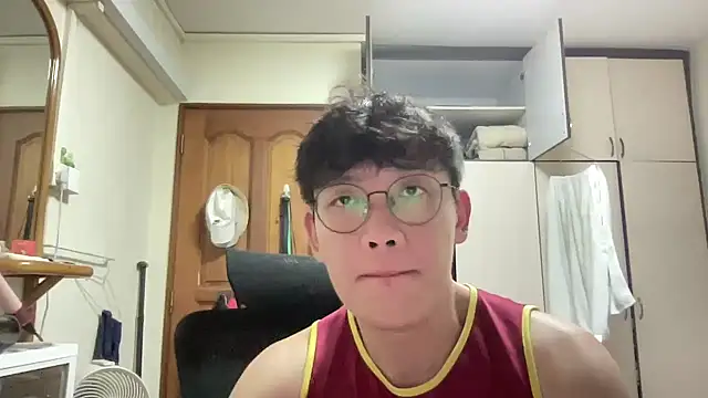 Snapshot of Passionatetwink2 chatting on May 9, 2026, 3:26 pm Passionatetwink2 online show from May 9, 2026, 3:26 pm